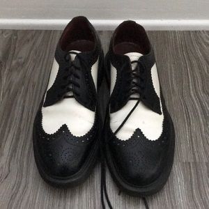 Wing tip Dr Martens